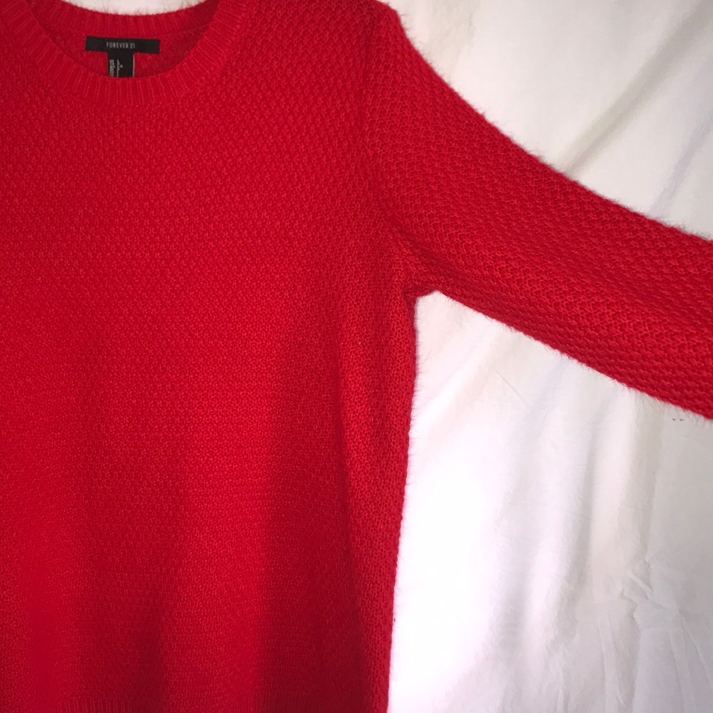 Red sweater - Picture 4 of 4